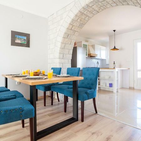 Holiday Apartment Ivica Milohnici Buitenkant foto