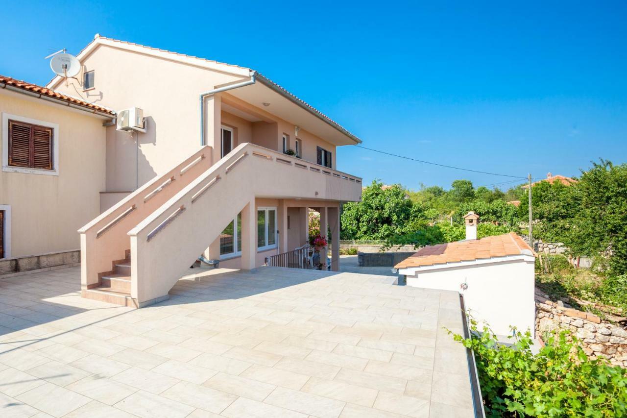 Holiday Apartment Ivica Milohnici Buitenkant foto