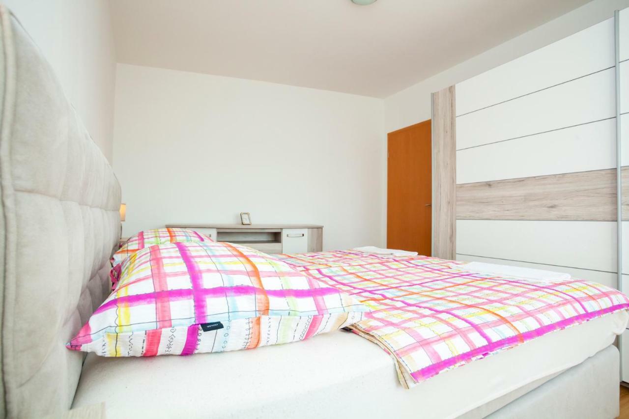 Holiday Apartment Ivica Milohnici Buitenkant foto